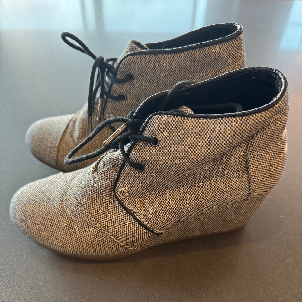 Tom's Sparkle Wedges